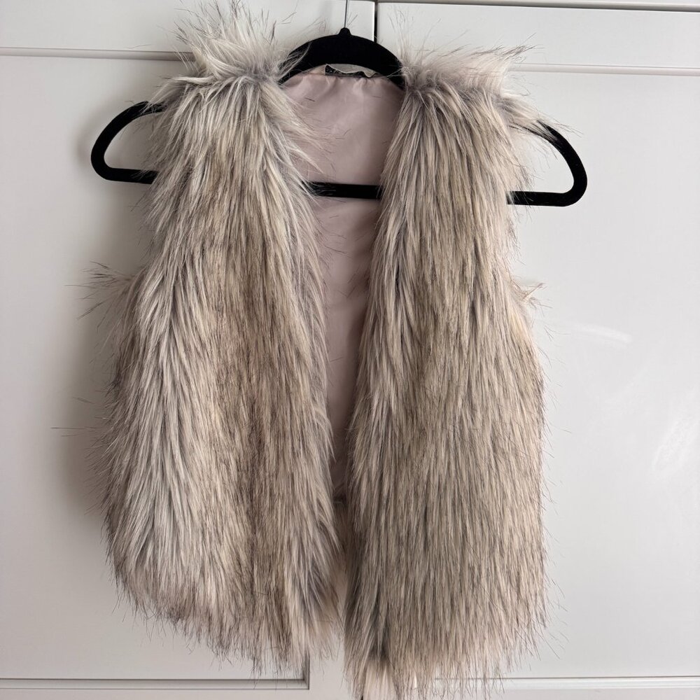 Abercrmbie & Fitch Girl's Faux Fur Vest - Size M